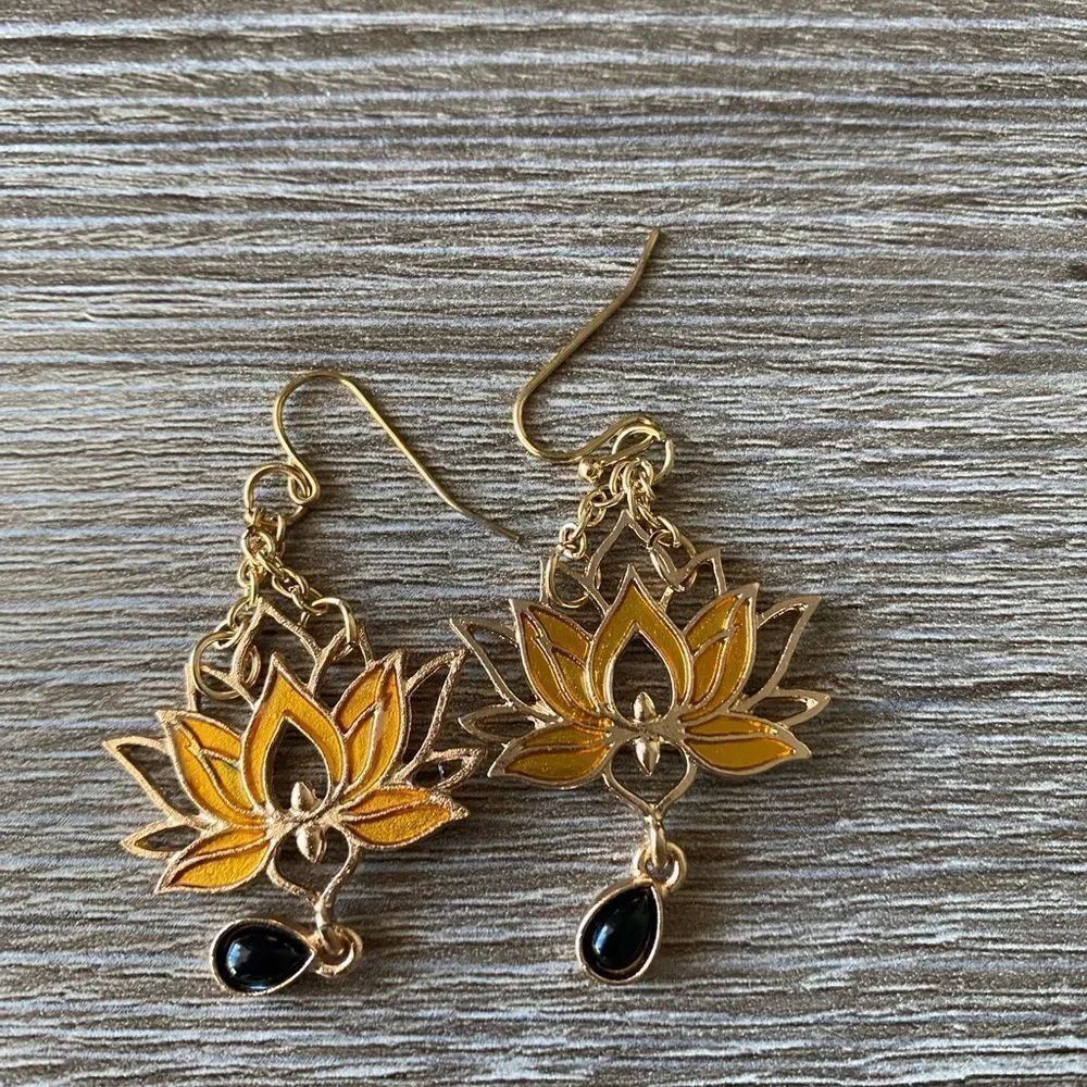 Bohemian flower drop M162